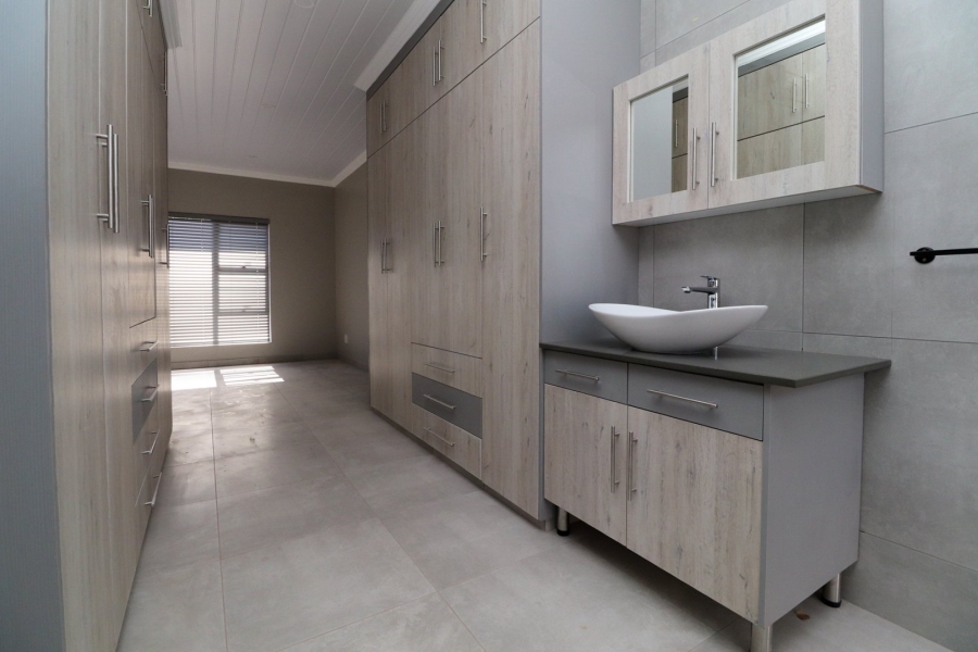 To Let 3 Bedroom Property for Rent in Flamwood North West